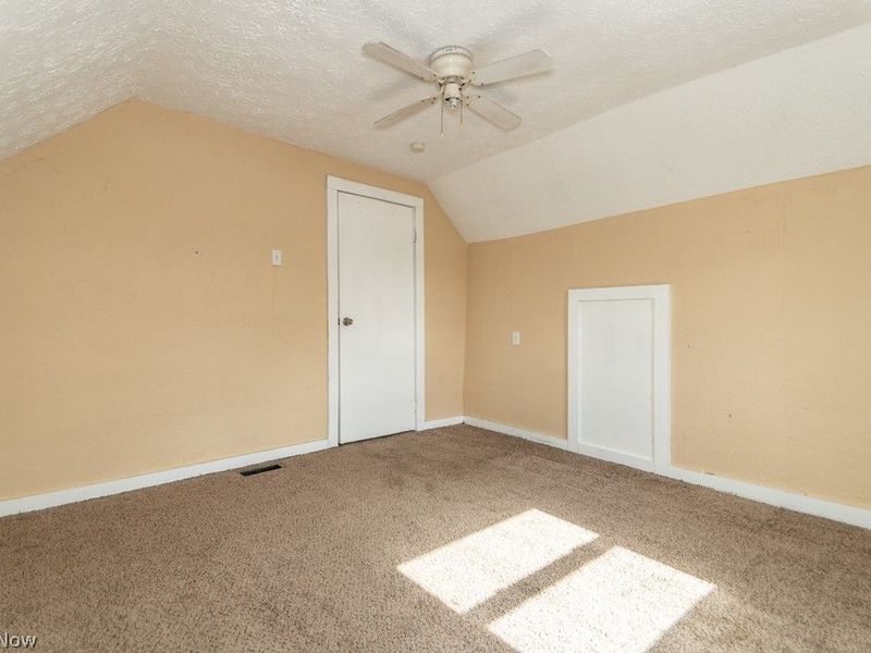 10401 Olivet Avenue, Cleveland, OH 44108 Photo 28