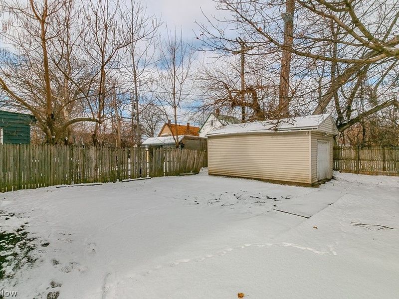 10401 Olivet Avenue, Cleveland, OH 44108 Photo 35