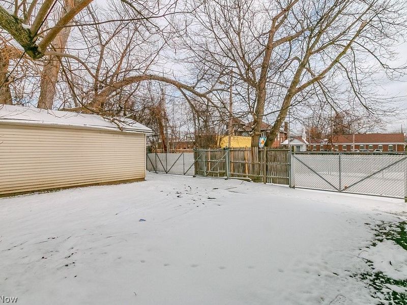 10401 Olivet Avenue, Cleveland, OH 44108 Photo 36