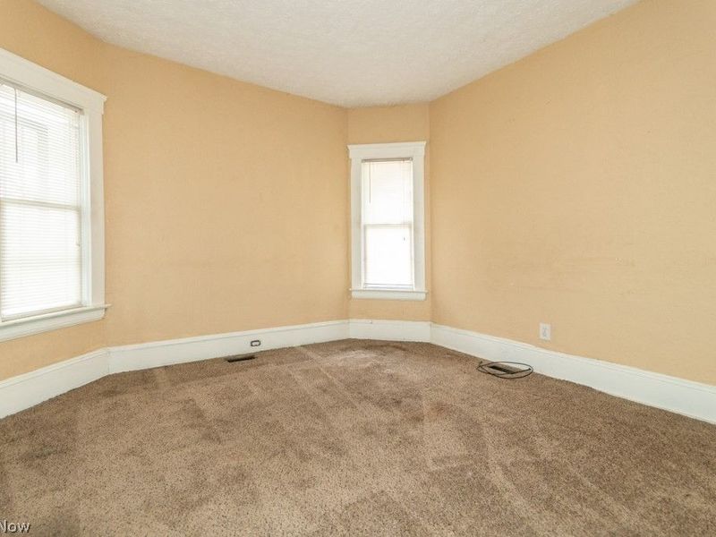 10401 Olivet Avenue, Cleveland, OH 44108 Photo 8