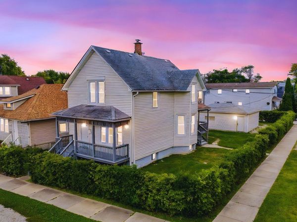 2823 Broadway Street , Blue Island, IL 60406