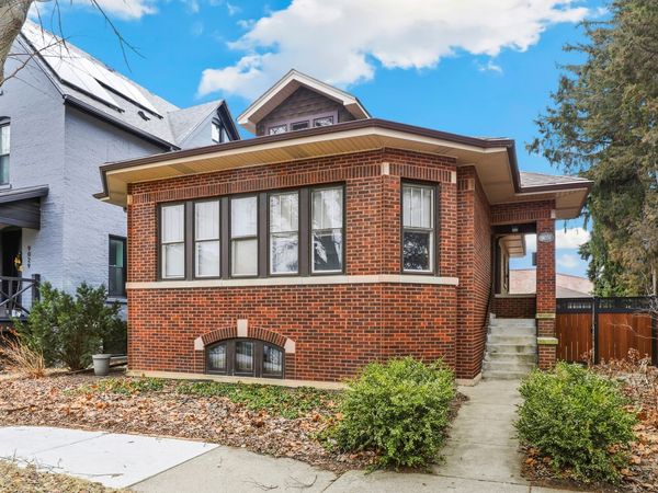 9031 Fairview Avenue, Brookfield, IL 60513