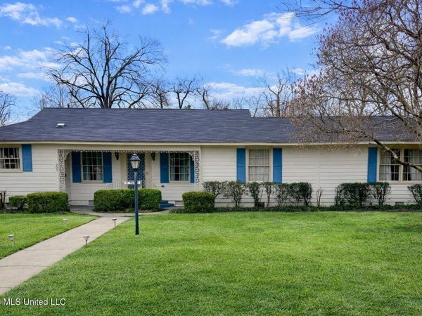 301 W Harding Avenue, Greenwood, MS 38930