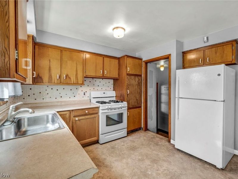 28756 Hazel Avenue, Wickliffe, OH 44092 Photo 6