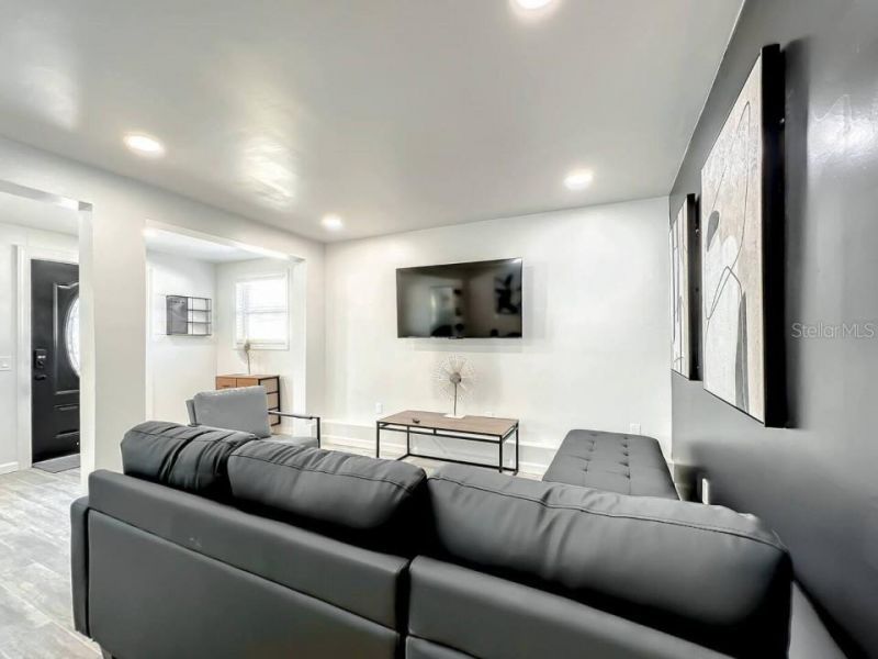 1829 Hollenbeck Drive, Orlando, FL 32806 Photo