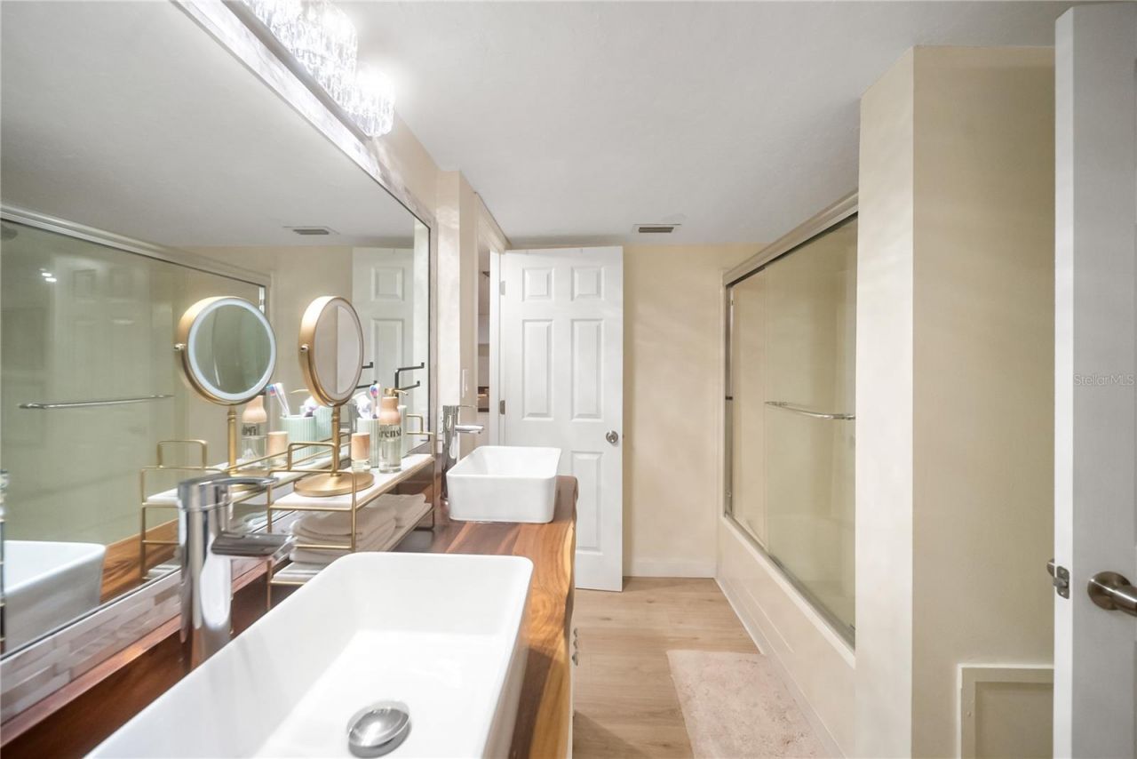 3700 S Osprey Avenue , Unit 118, Sarasota, FL 34239 Photo