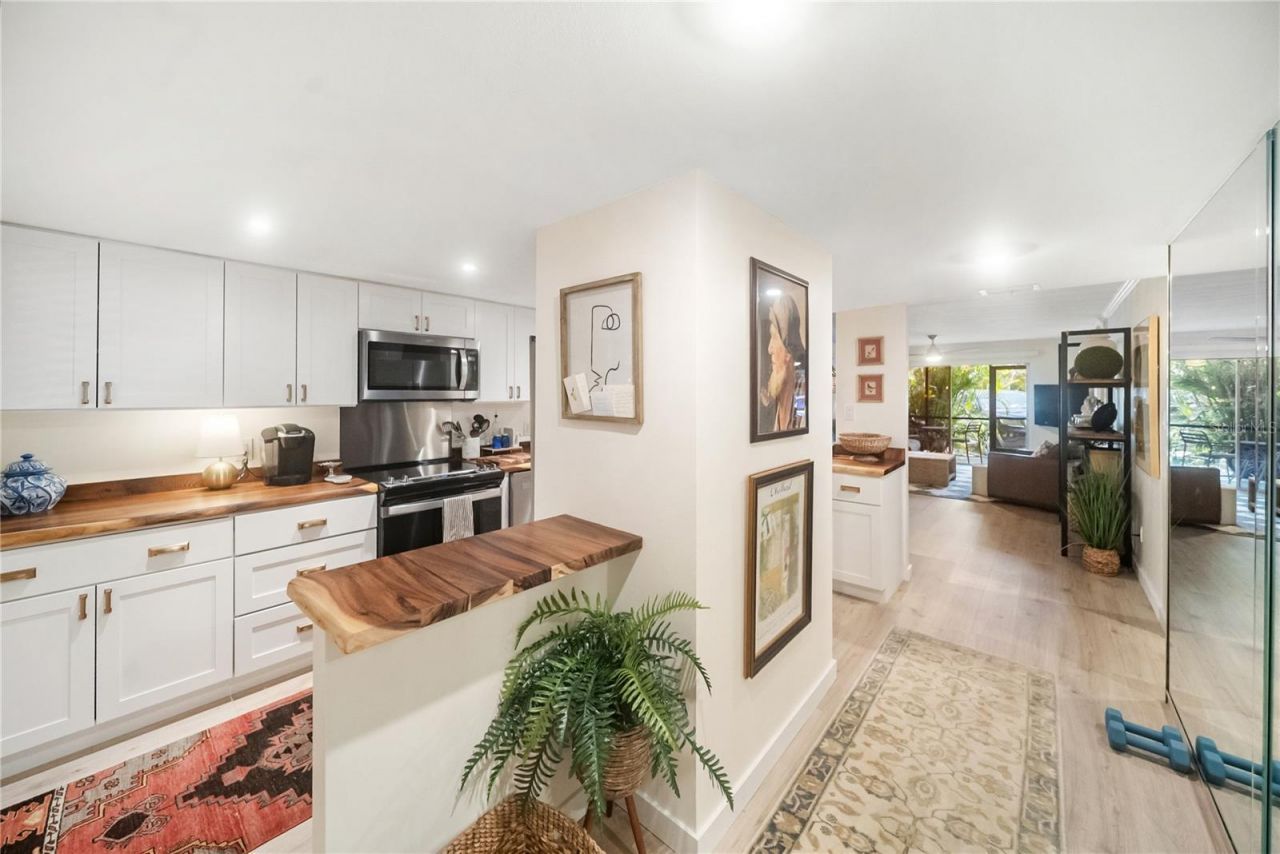 3700 S Osprey Avenue , Unit 118, Sarasota, FL 34239 Photo