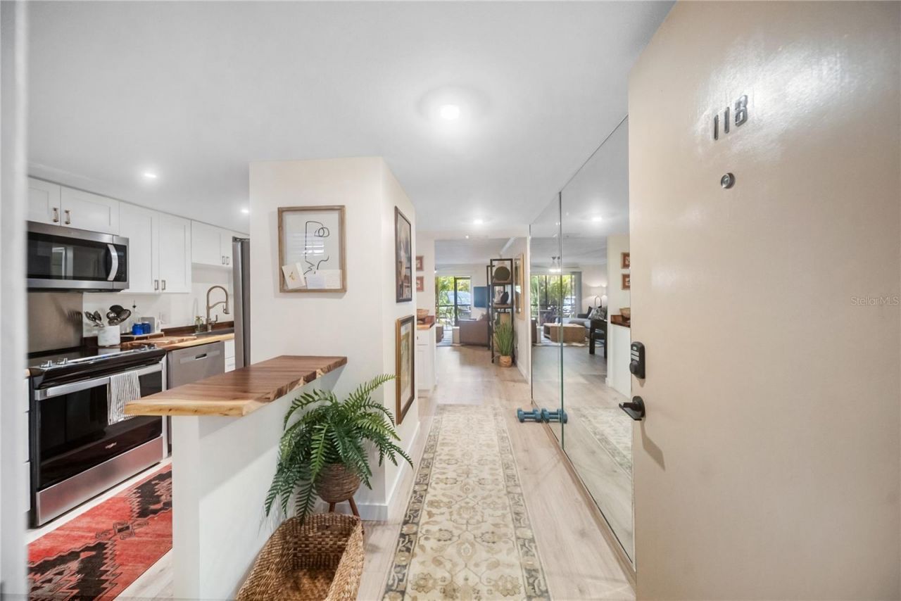 3700 S Osprey Avenue , Unit 118, Sarasota, FL 34239 Photo