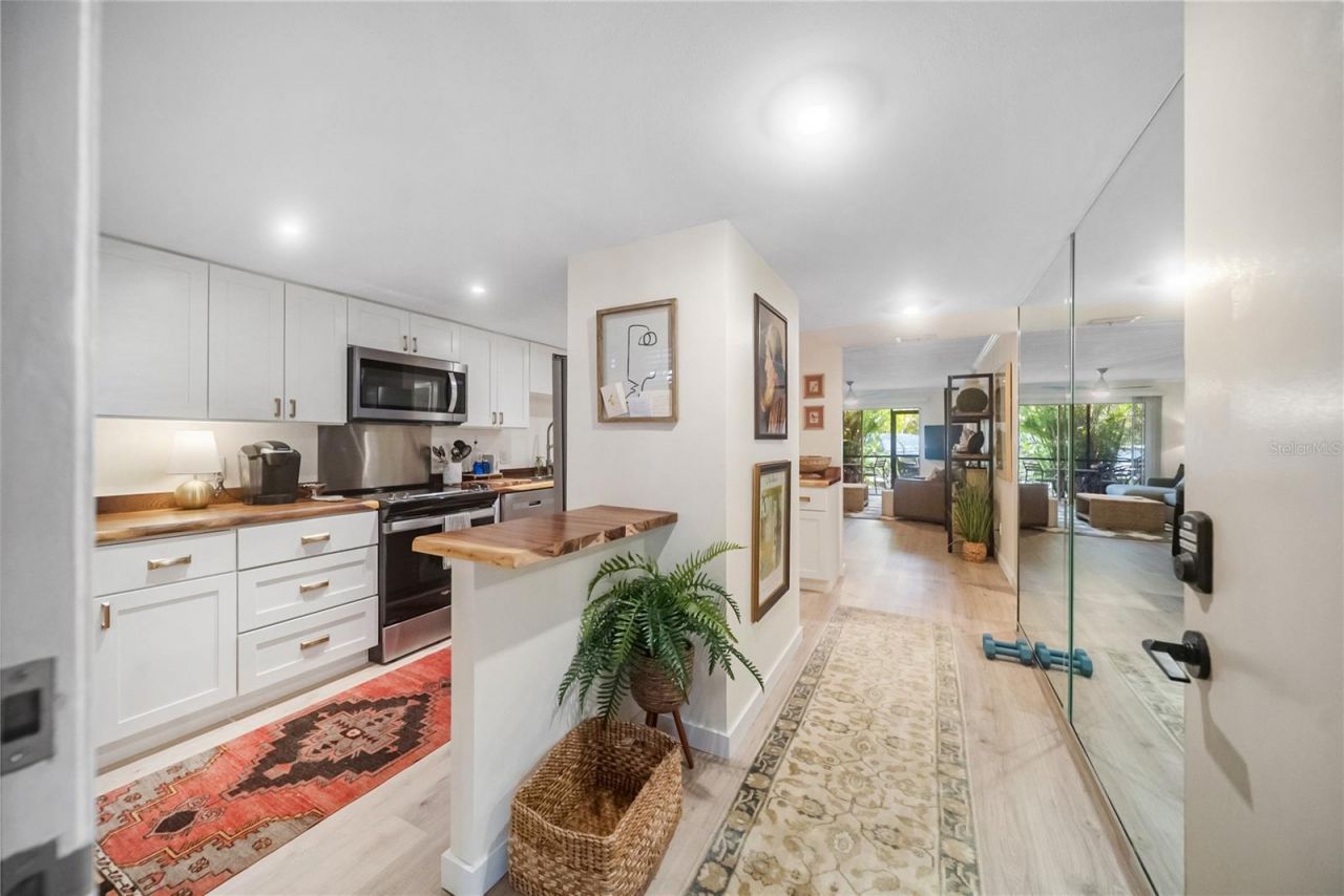 3700 S Osprey Avenue , Unit 118, Sarasota, FL 34239 Photo