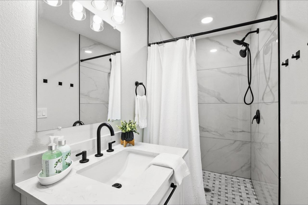 2405 48th Avenue W, Bradenton, FL 34207 Photo