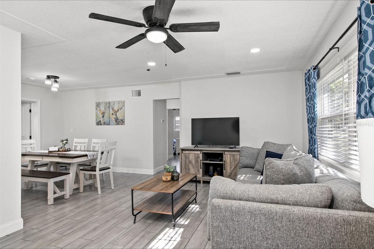 2405 48th Avenue W, Bradenton, FL 34207 Photo