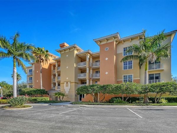 6465 WATERCREST WAY, Unit 301, LAKEWOOD RANCH, FL 34202