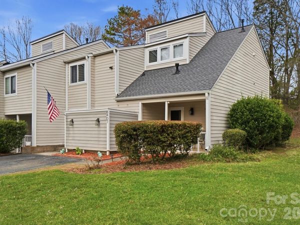 8407 Cricket Lake Drive, Charlotte, NC 28277