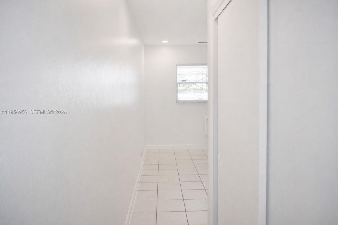 1100 NE 9th Ave , Unit 303, Fort Lauderdale, FL 33304 Photo