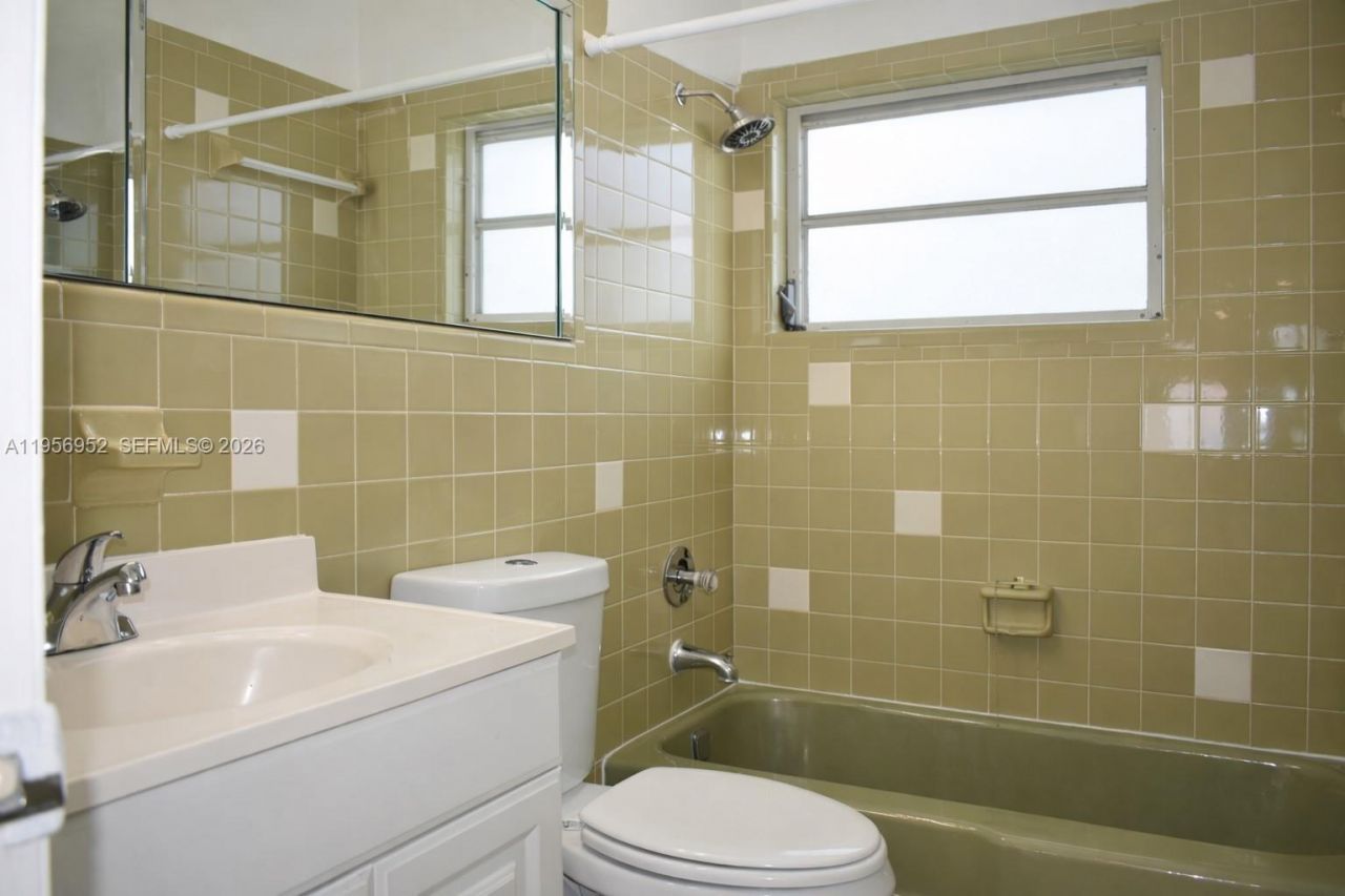 1100 NE 9th Ave , Unit 303, Fort Lauderdale, FL 33304 Photo