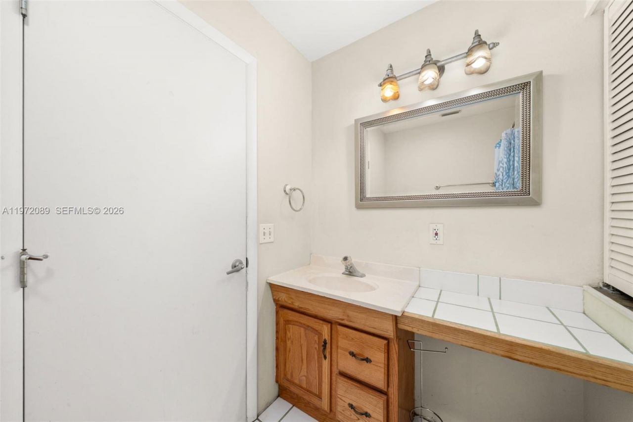 1273 Woodbury Avenue , Sebring, FL 33875 Photo