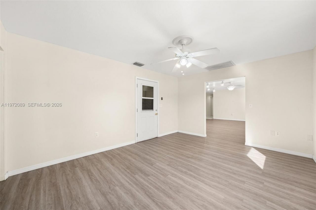 1273 Woodbury Avenue , Sebring, FL 33875 Photo