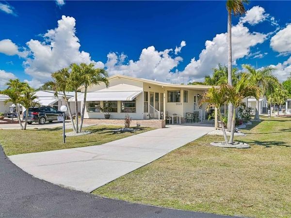 9867 Sugarberry WAY, FORT MYERS, FL 33905