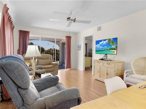 5 High Point CIR W, Unit 313, NAPLES, FL 34103