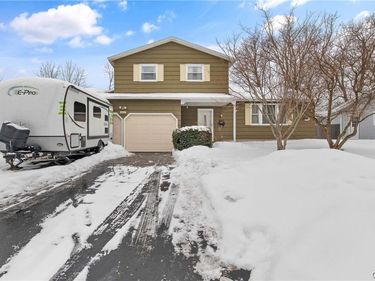 4857 Driftwood Drive, Liverpool, NY 13088