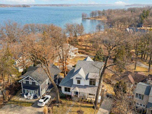 603 Agaming Rd, Fontana, WI 53125