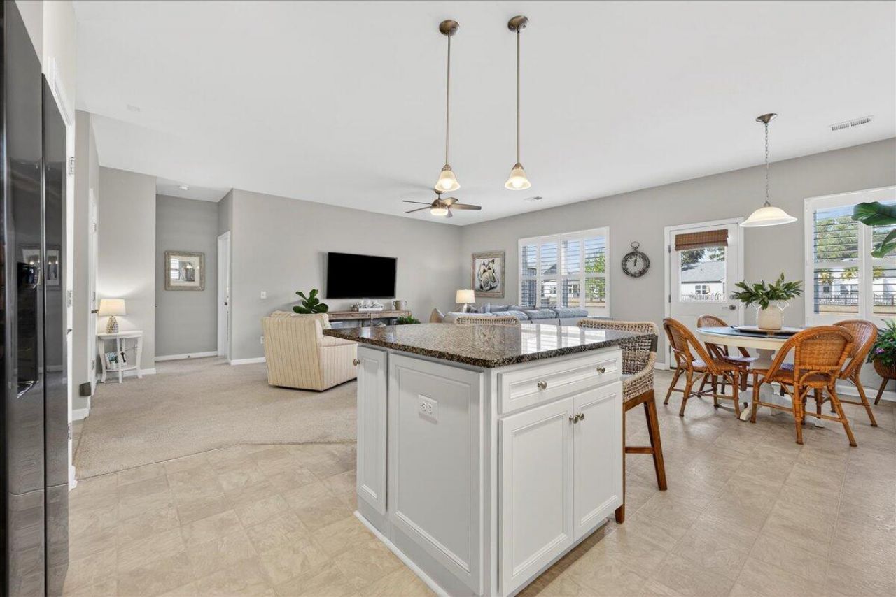 1941 Zonny Moss Drive Photo 9