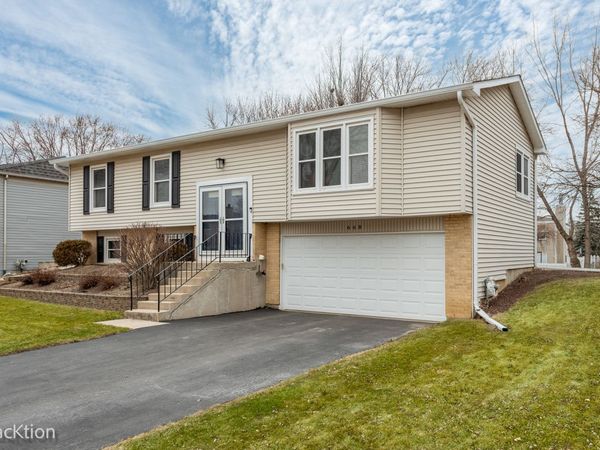 668 Londonberry Lane, Bolingbrook, IL 60440