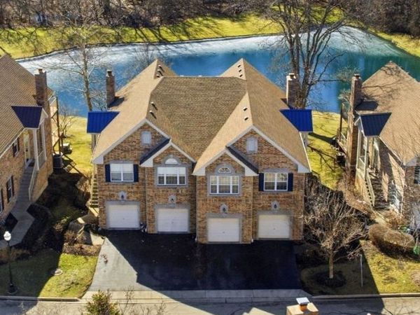 1304 Christine Court , Vernon Hills, IL 60061