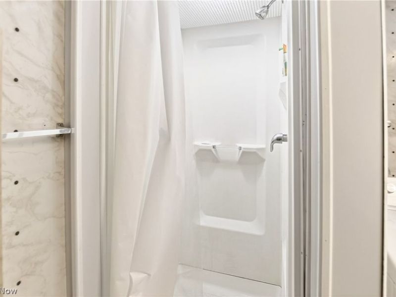 23965 Lebern Drive, North Olmsted, OH 44070 Photo 27