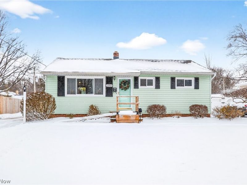 23965 Lebern Drive, North Olmsted, OH 44070 Photo 3