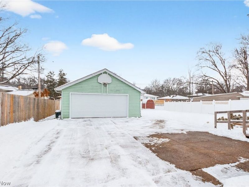 23965 Lebern Drive, North Olmsted, OH 44070 Photo 33