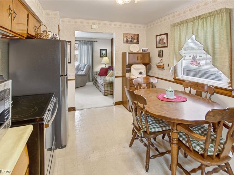 23965 Lebern Drive, North Olmsted, OH 44070 Photo 6