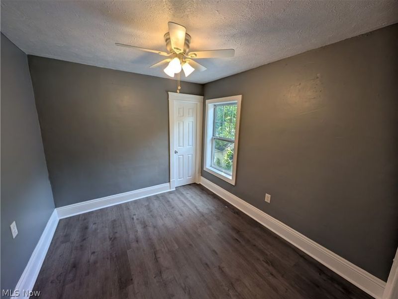 807 Woodland Avenue, Elyria, OH 44035 Photo 16