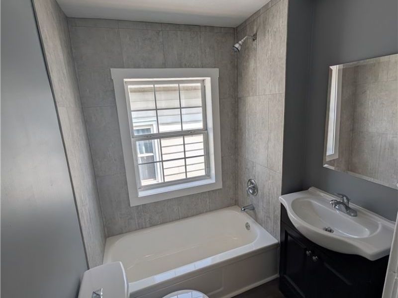 807 Woodland Avenue, Elyria, OH 44035 Photo 18