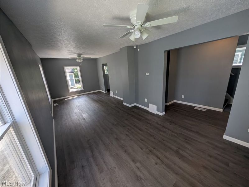 807 Woodland Avenue, Elyria, OH 44035 Photo 4