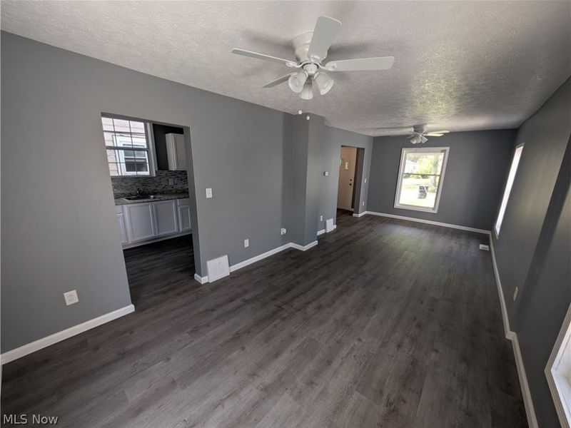 807 Woodland Avenue, Elyria, OH 44035 Photo 5