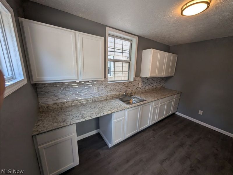 807 Woodland Avenue, Elyria, OH 44035 Photo 8