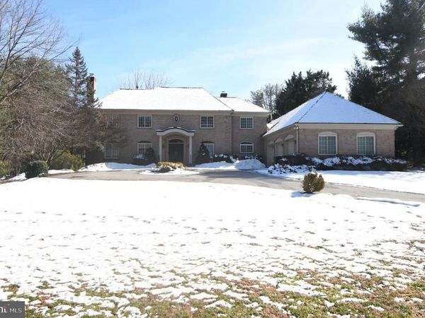 8900 HOLLY LEAF LANE , BETHESDA, MD 20817