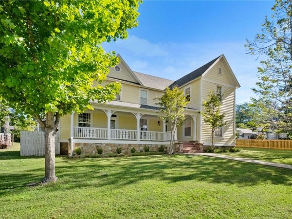 102 W Bush Street, Prairie Grove, AR 72753
