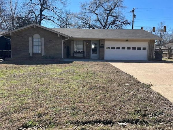 2010 Kyle Drive, Paris, TX 75460