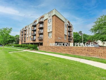 35300 WOODWARD Avenue, Birmingham, MI 48009