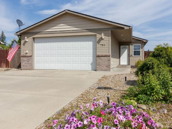 701 S Stevens St, Deer Park, WA 99006