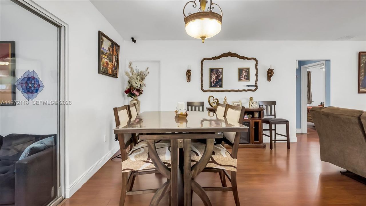 3049 NW 51st St, Miami, FL 33142 Photo