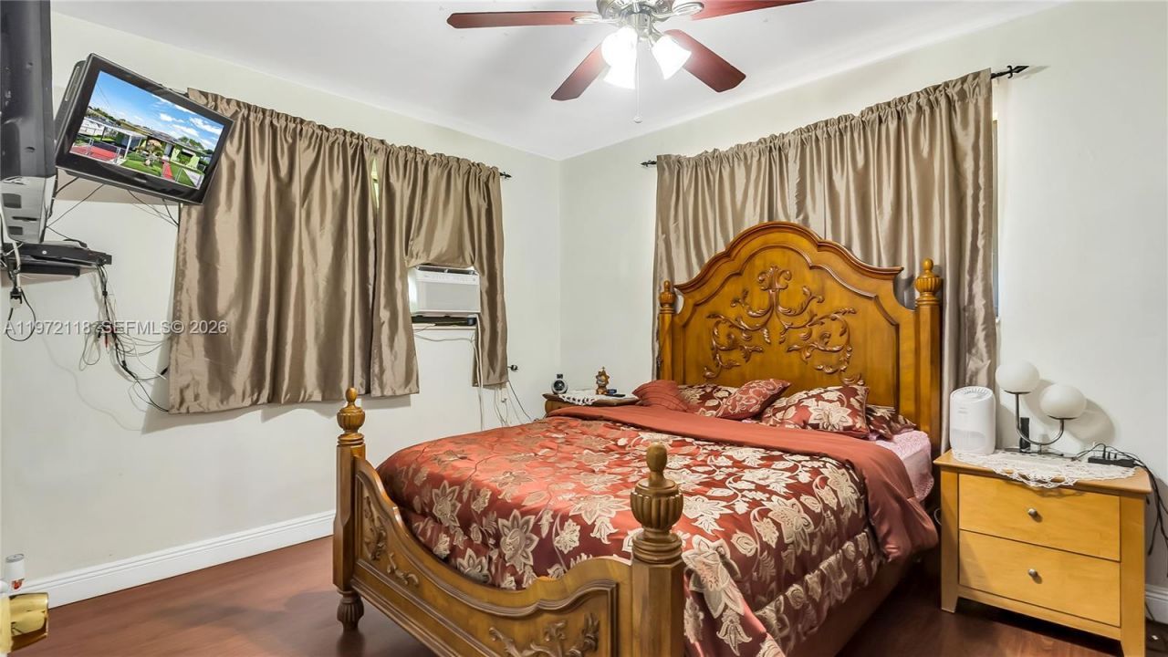 3049 NW 51st St, Miami, FL 33142 Photo