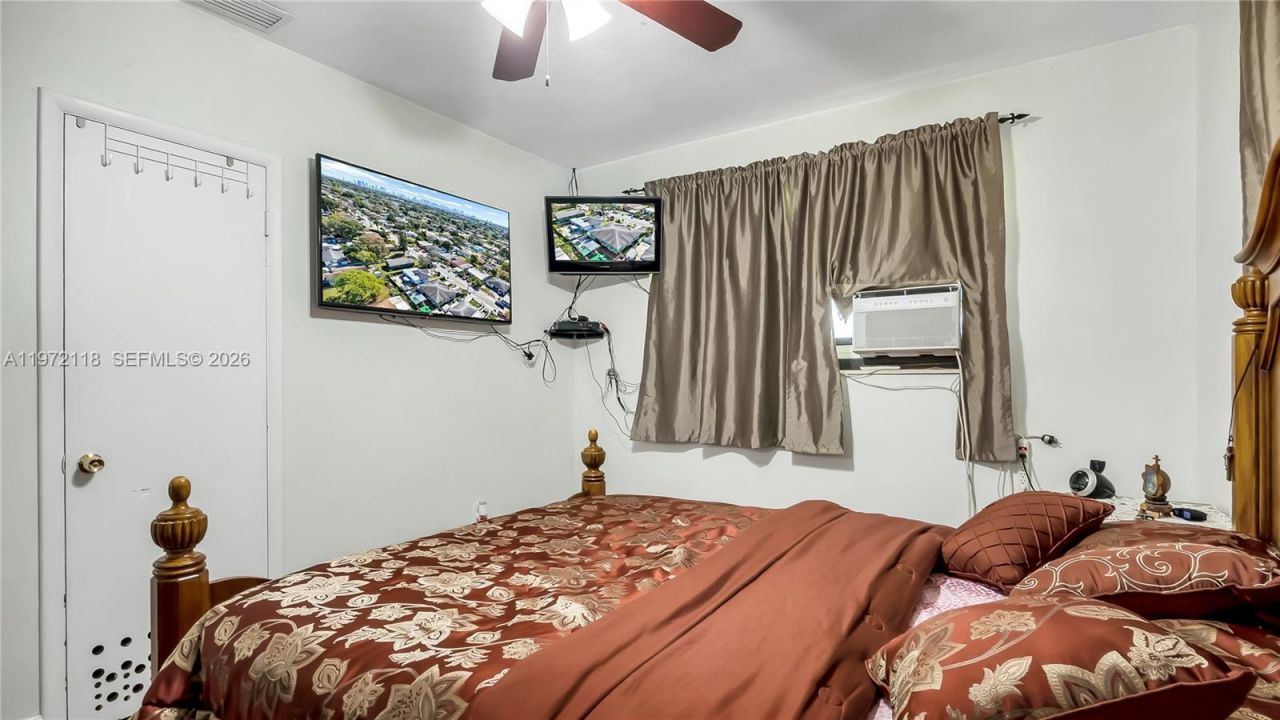 3049 NW 51st St, Miami, FL 33142 Photo