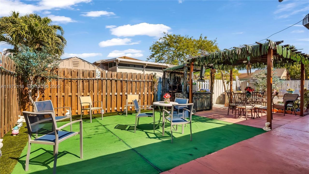 3049 NW 51st St, Miami, FL 33142 Photo