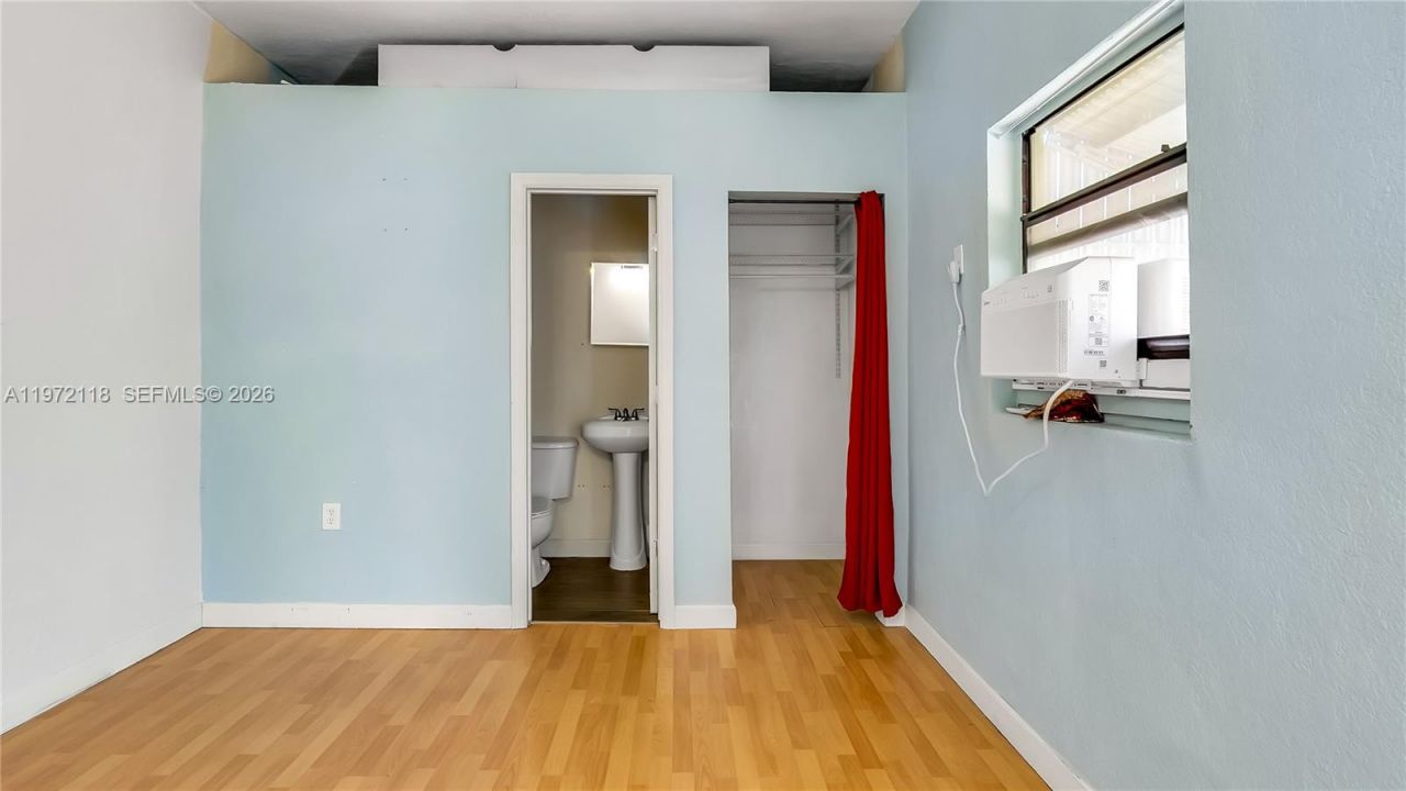 3049 NW 51st St, Miami, FL 33142 Photo