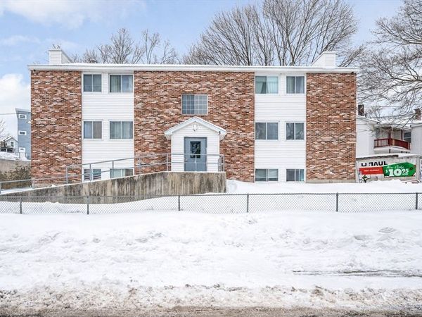 5 Lenox St, Unit 4, Lowell, MA 01852