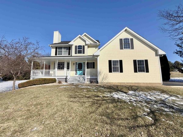 5206 E Hubbard Trail, BYRON, IL 61010