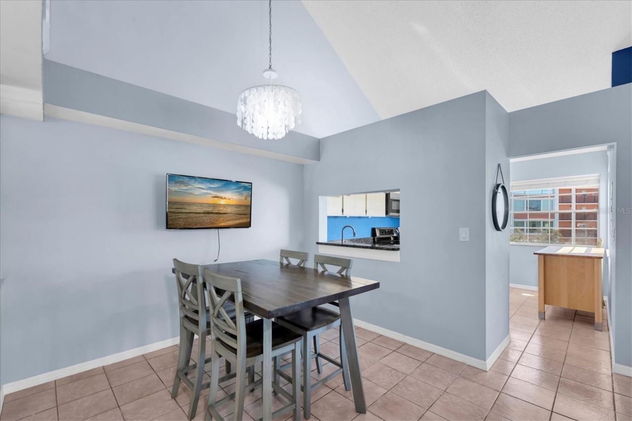 6931 Stones Throw Circle N, Unit 5302, Saint Petersburg, FL 33710 Photo